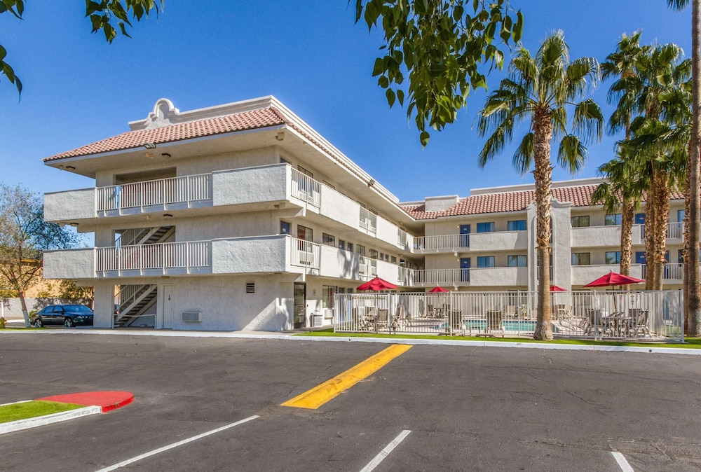 Motel6 Phoenix, AZ - West 34/45