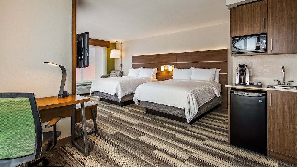 Holiday Inn Express Hotel And Suites Detroit Farmington Hills 18/53