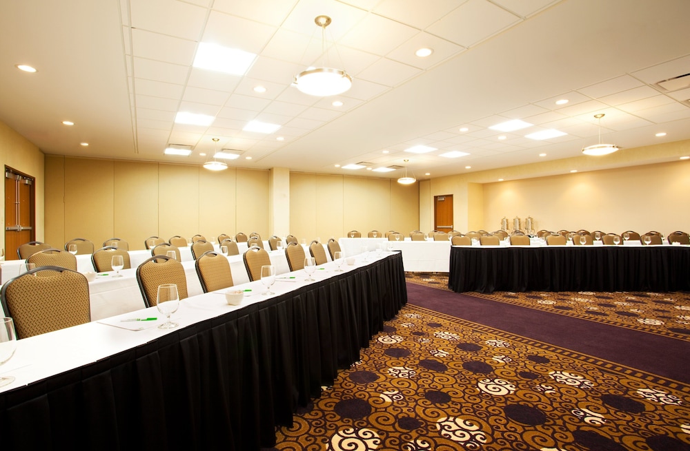 HOLIDAY INN BATTLE CREEK 44/47