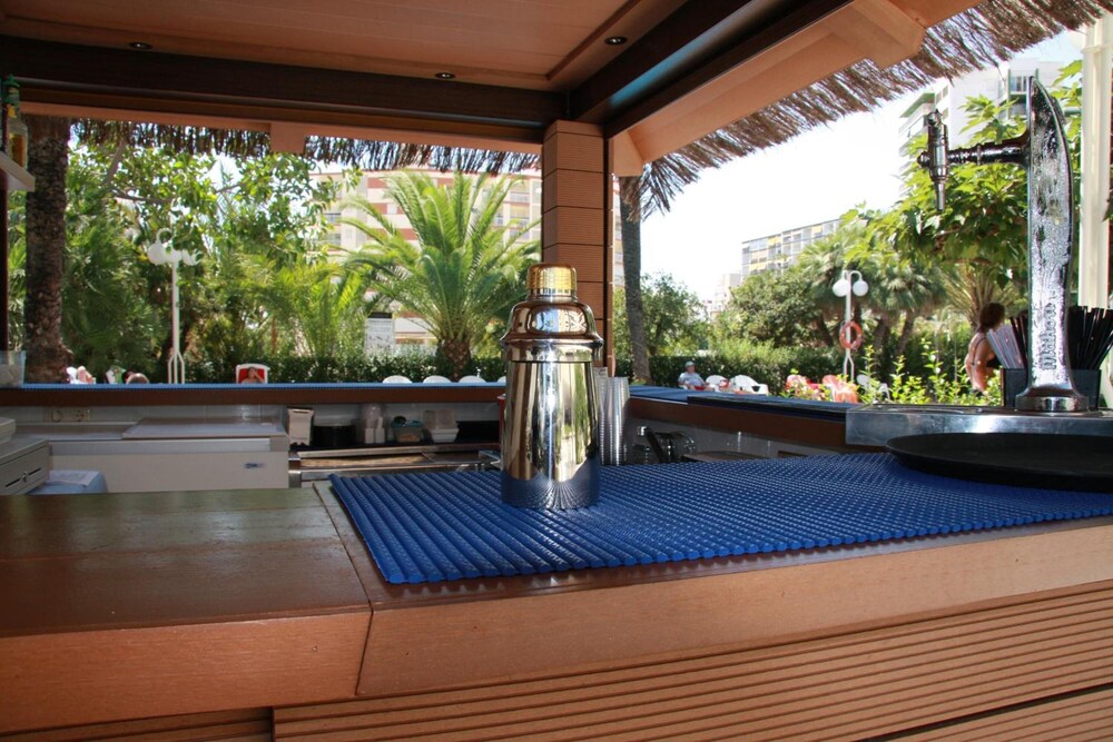 Hotel Los Robles 20/33