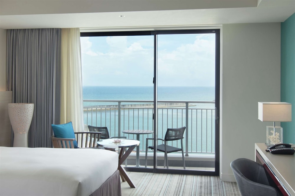 Hilton Okinawa Chatan Resort 19/77