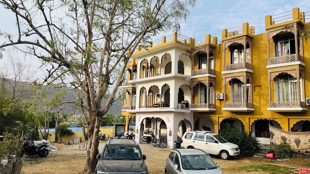 Hotel Radhika Palace Pushkar 3/41