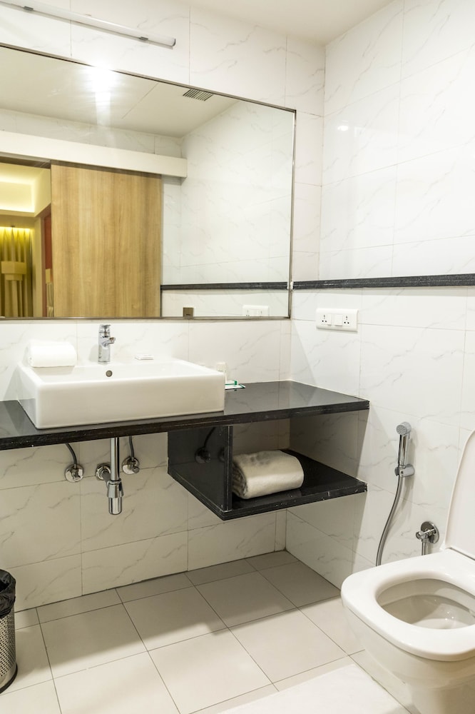 Hotel City Central 17/18