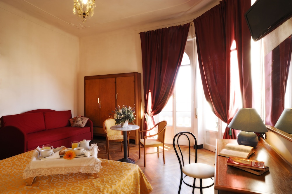Hotel Alfieri 18/28