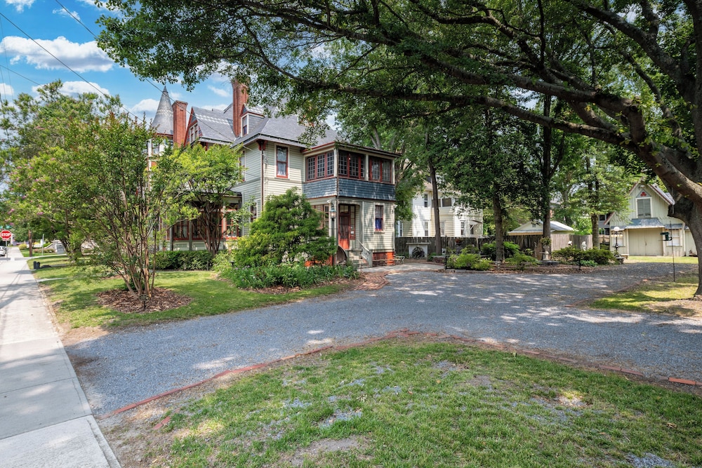 Gillis Grier Bed and Breakfast 45/50