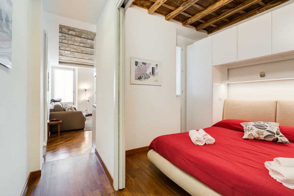 Piazza Navona-Coronari House 5/24