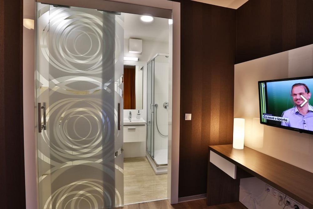 VIP Apartments 2/30