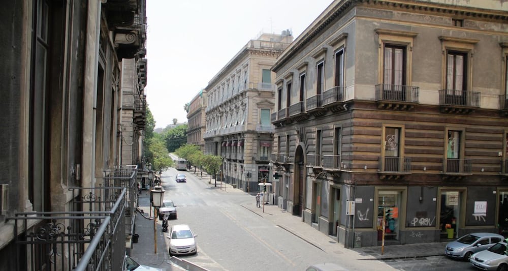Ottomood Ala Ovest Catania Centro 30/33