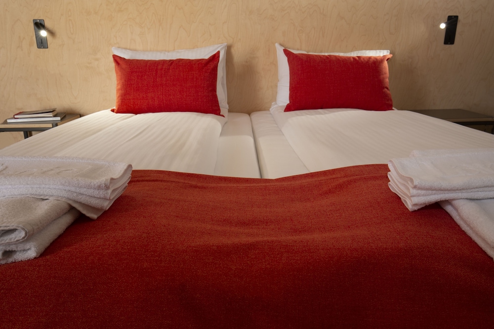 Standard, Double or Twin Bed, Landhotel 8/10