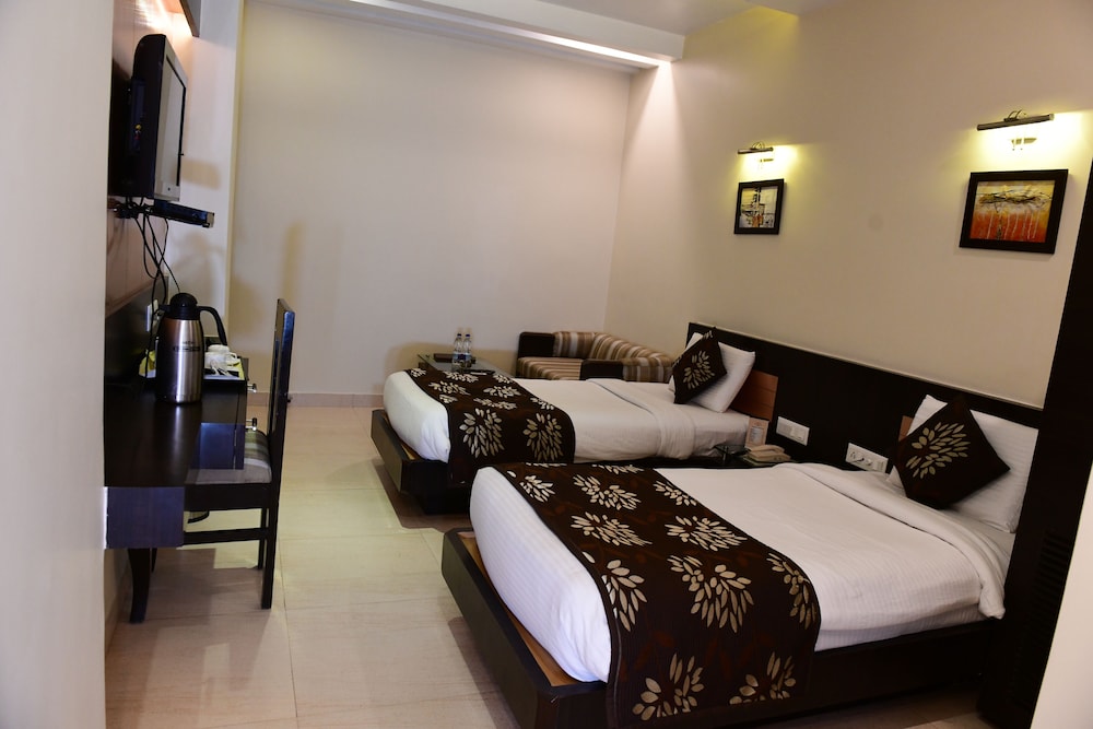 HOTEL RAVISHA CONTINENTAL 15/21