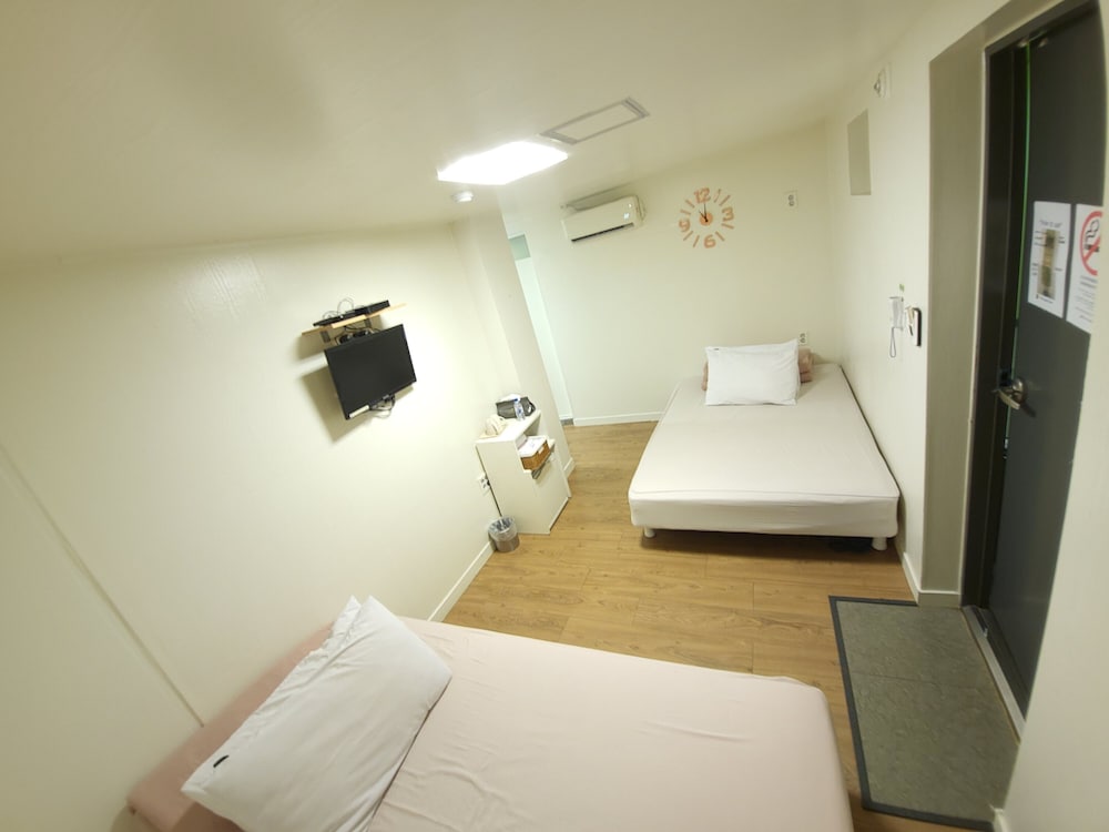 K Stay Guest House Myeongdong 1st 28/52