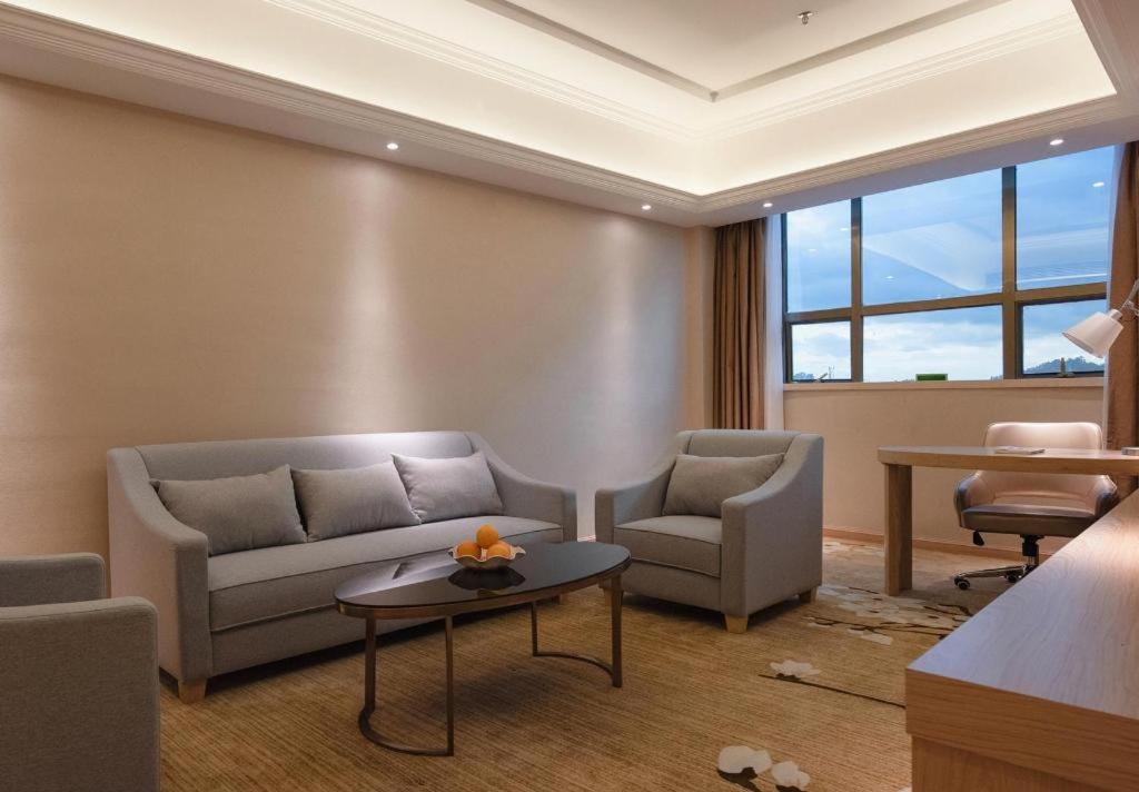 Vienna Hotel (Guangdong Dongguan East Railway Station) 47/62