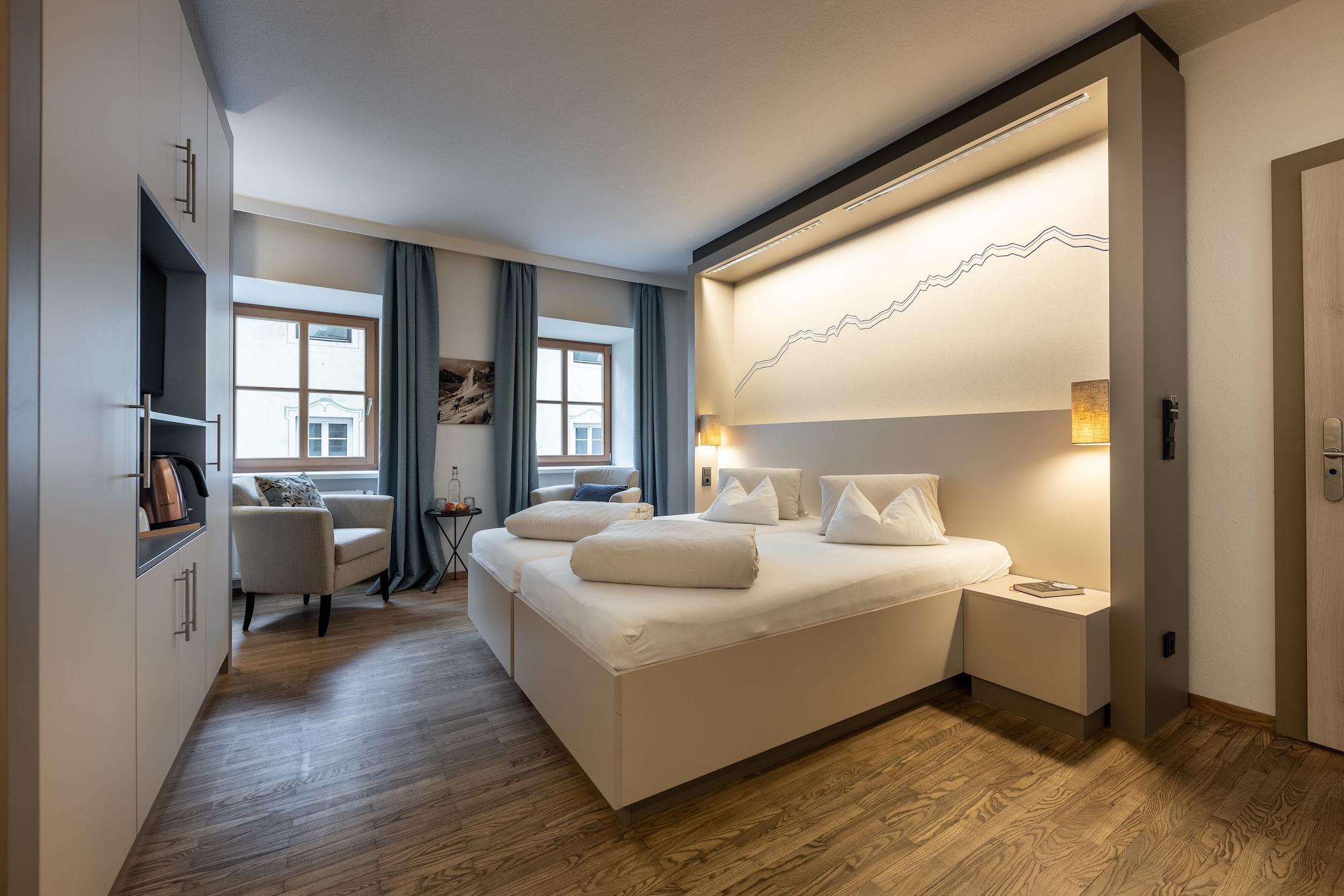 Classic, King Bed
