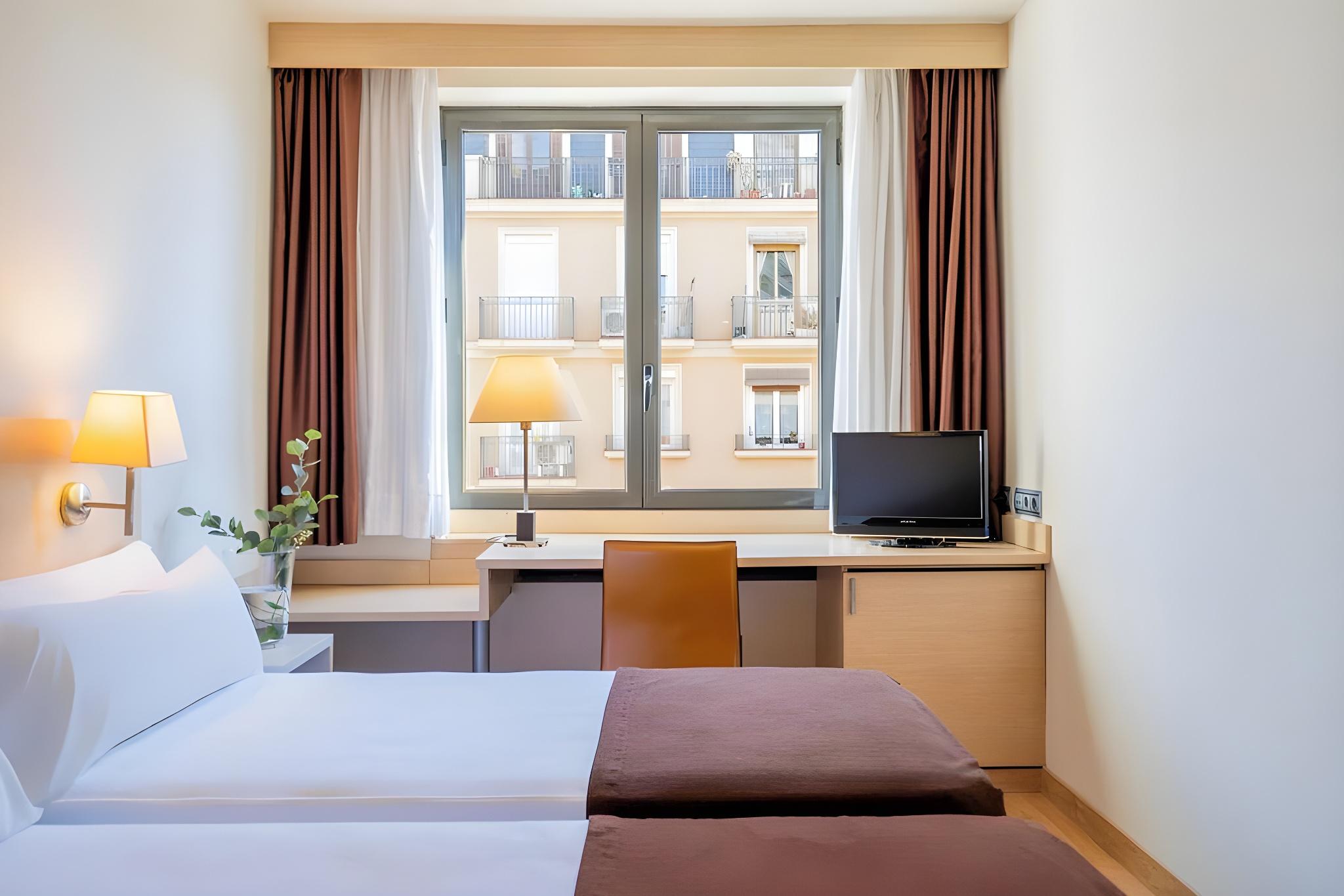 Plus, Superior, Double and Twin Beds, Street View