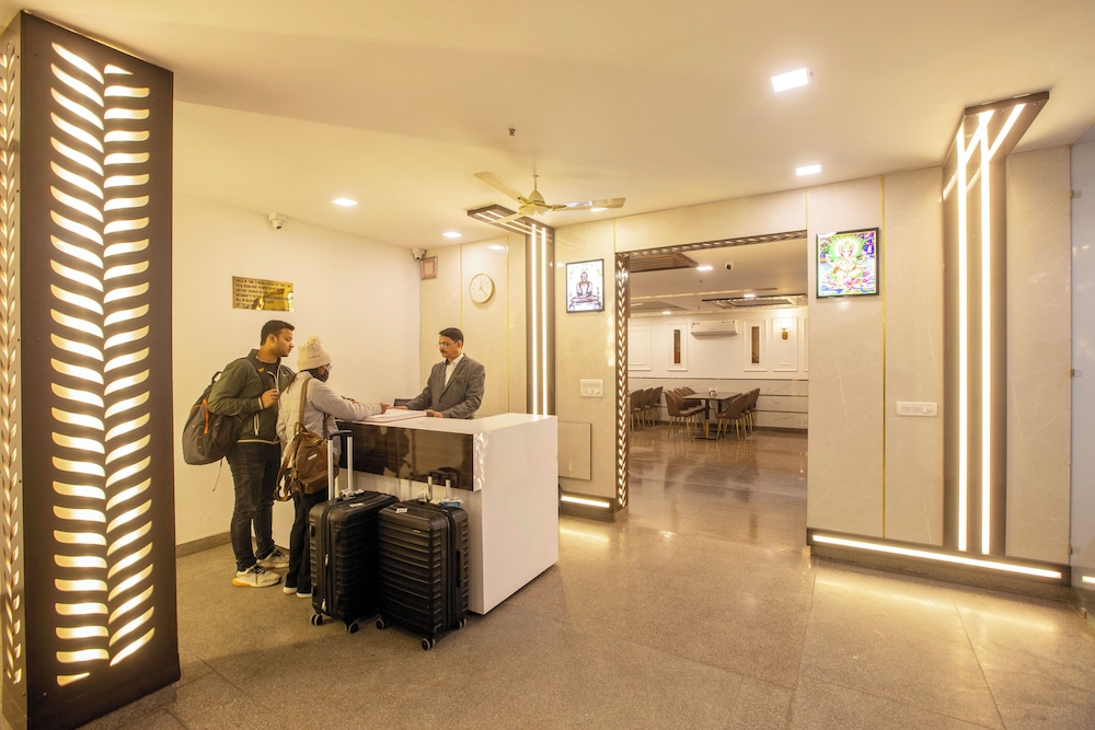 Hotel Chanakya Inn 6/38