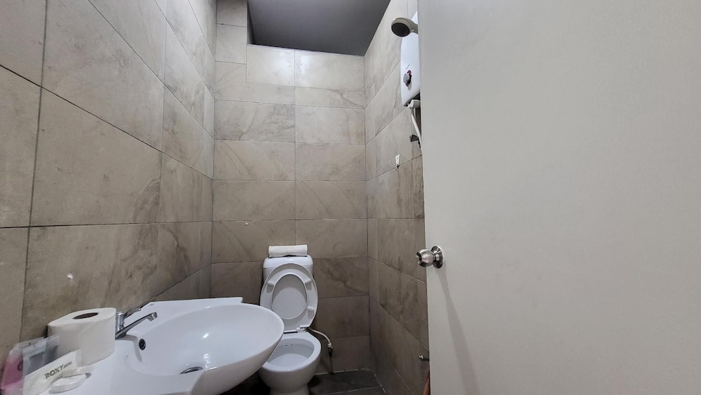 Roxy Hotel Apartment 56/58