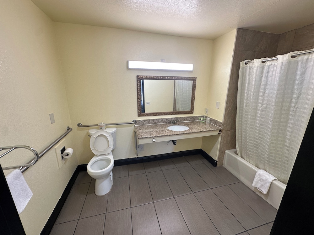 Crossroads Inn 38/39