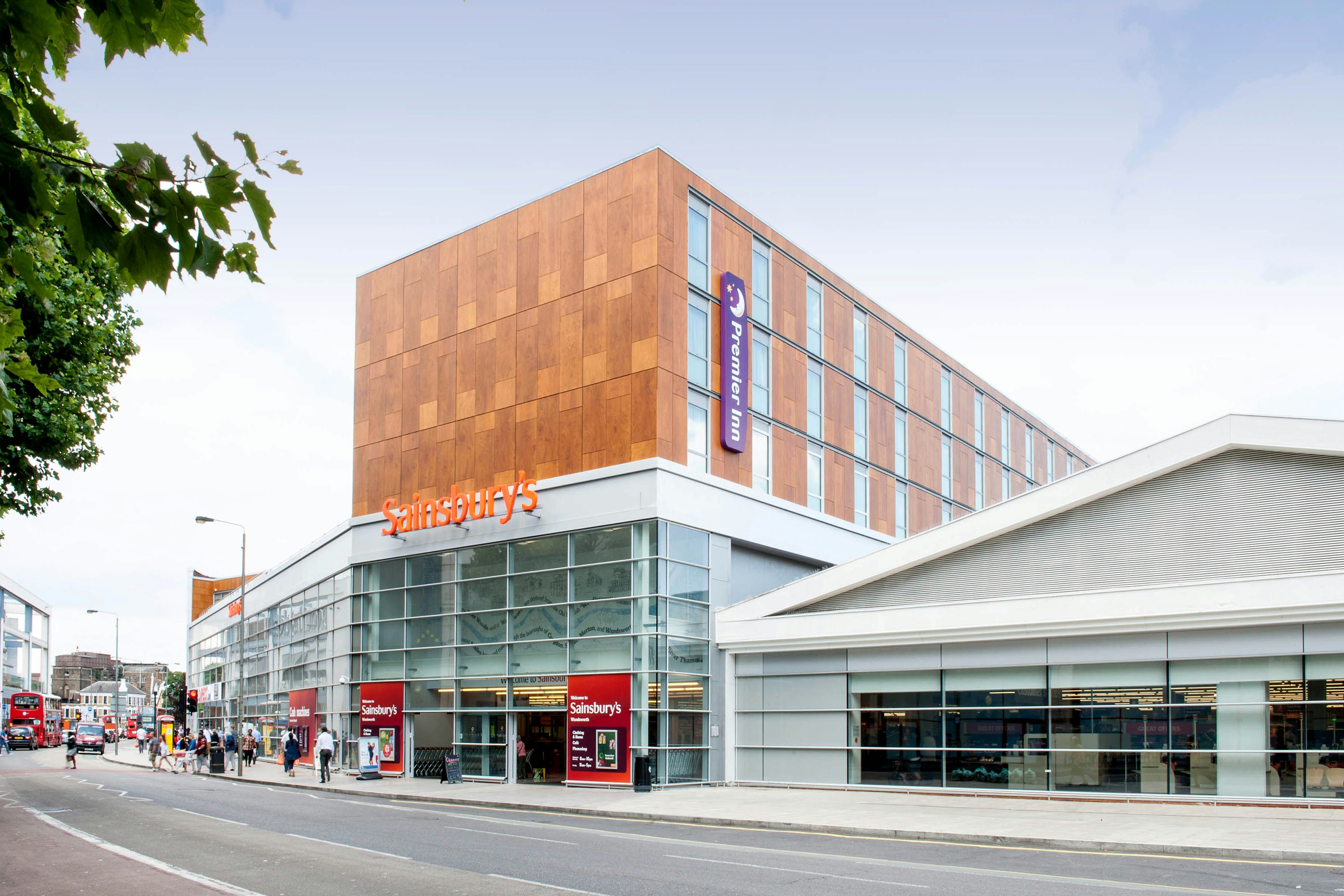 Premier Inn London Wandsworth in LONDON