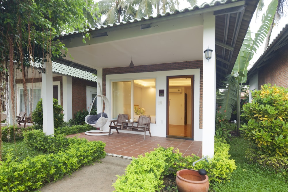 Famiana Green Villa 6/69