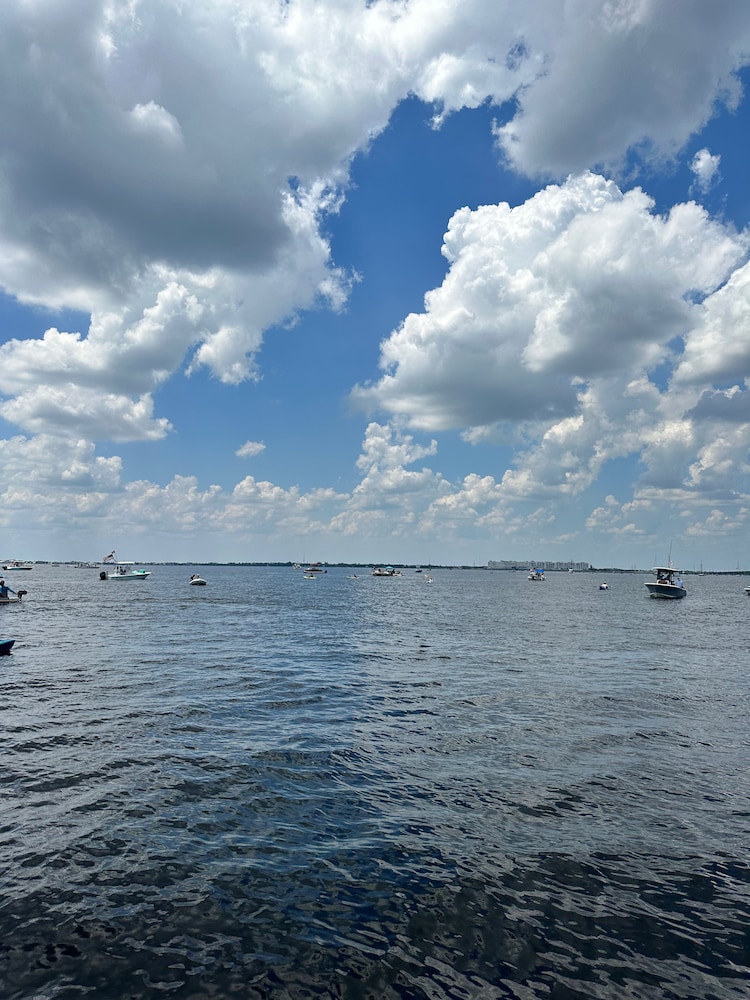 Fishermens Village Resort 44/48