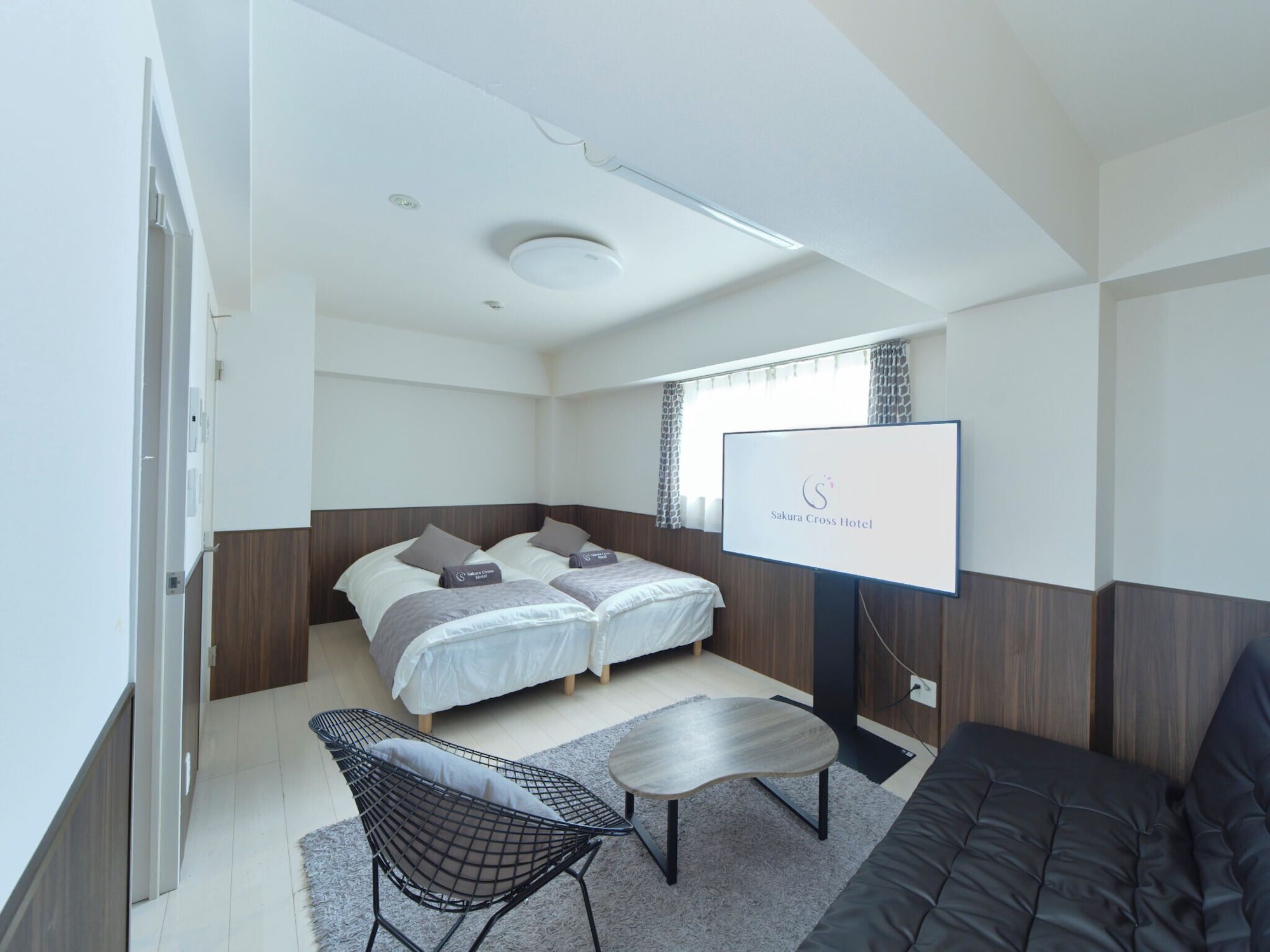 ROOM, QUADRUPLE