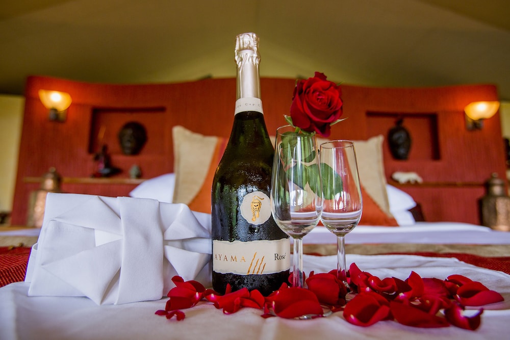 Mara Engai Wilderness Lodge 12/36