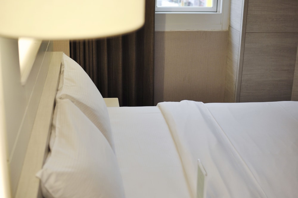 Kindness Hotel Zhongshan Bade 33/56