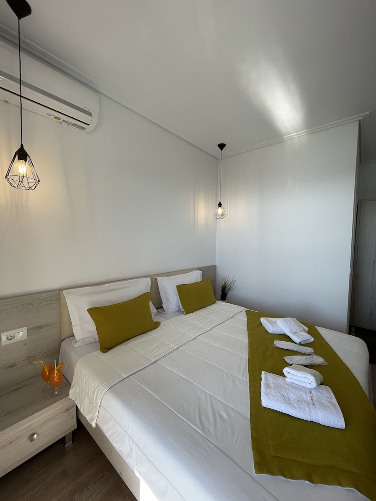 Relax Mea Hotel 6/50