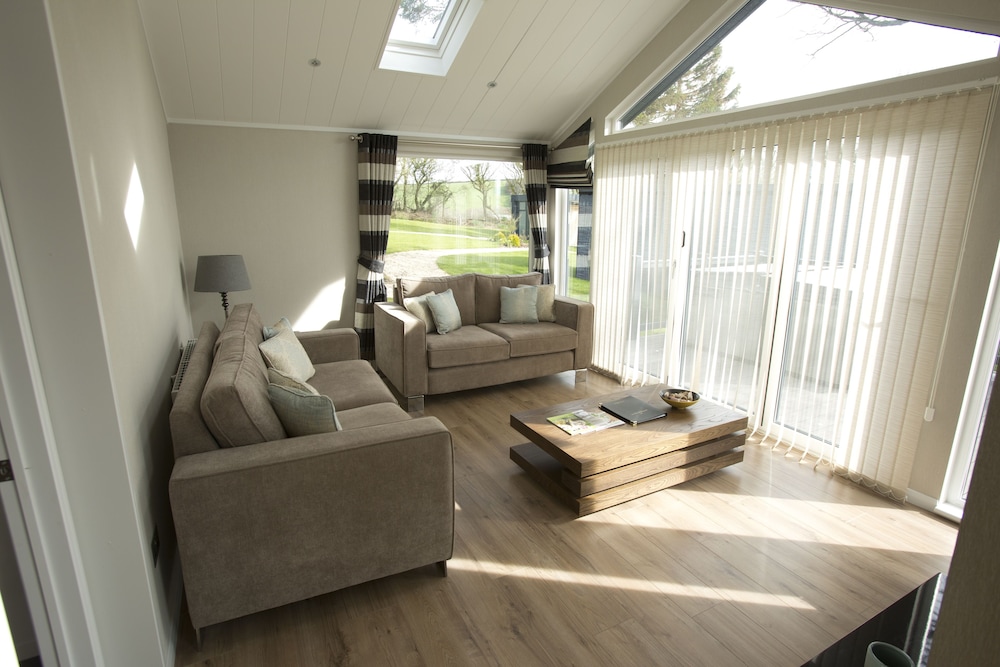 Kentisbury Grange 55/73