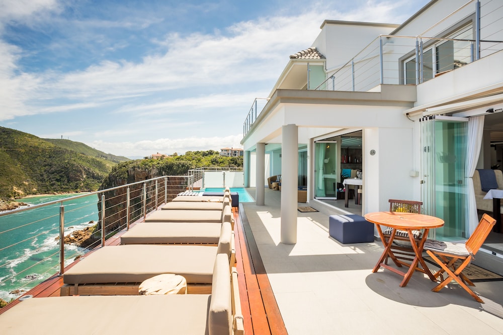 Head over Hills Luxury Retreat 2/50
