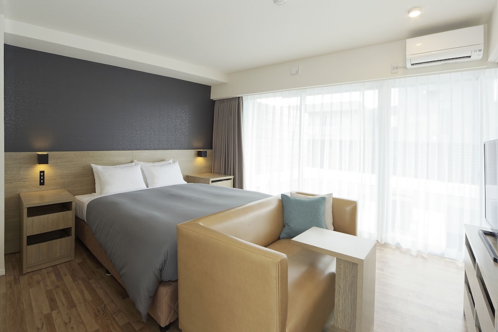 2 Rooms, Roof, King Bed, North Wing, Top Floor