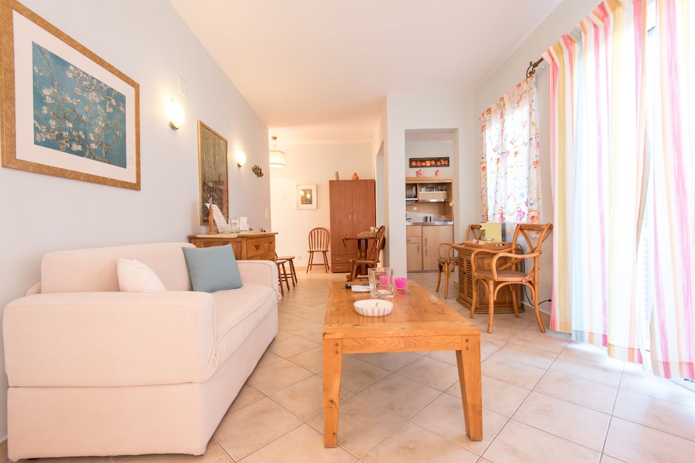 Myrties Boutique Apartments 17/50