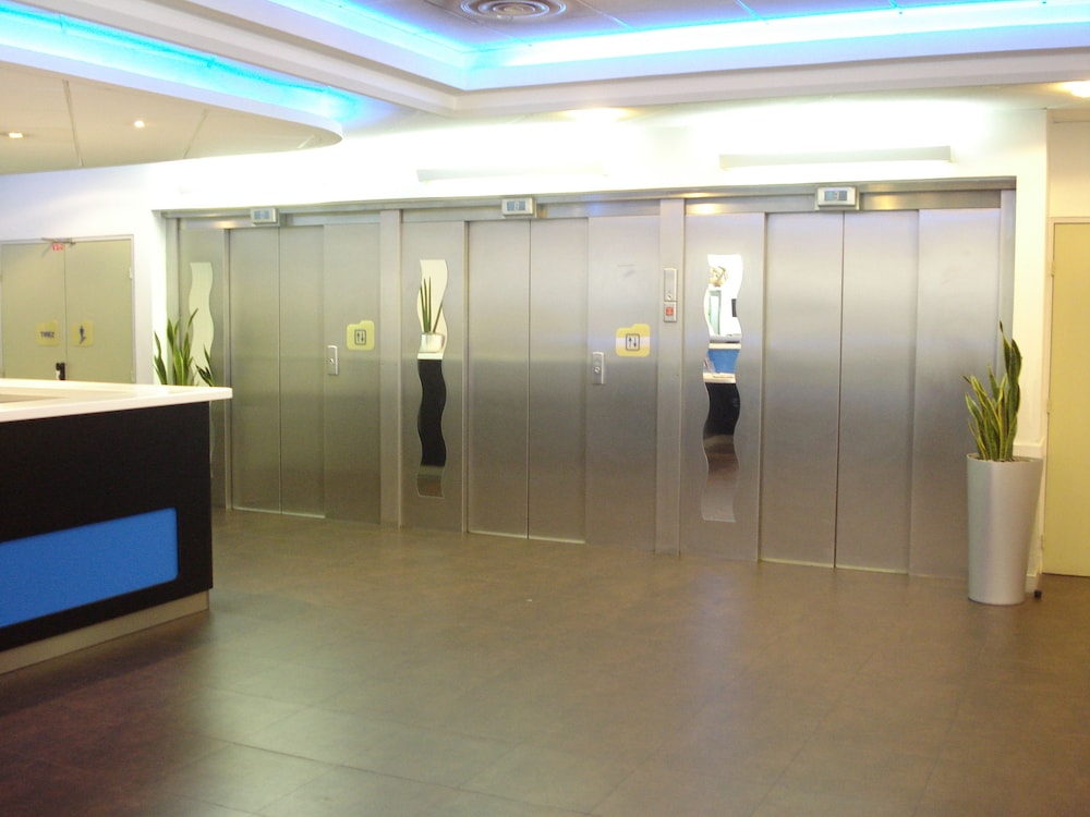 Ibis Budget Paris Porte De Montmartre 16/60