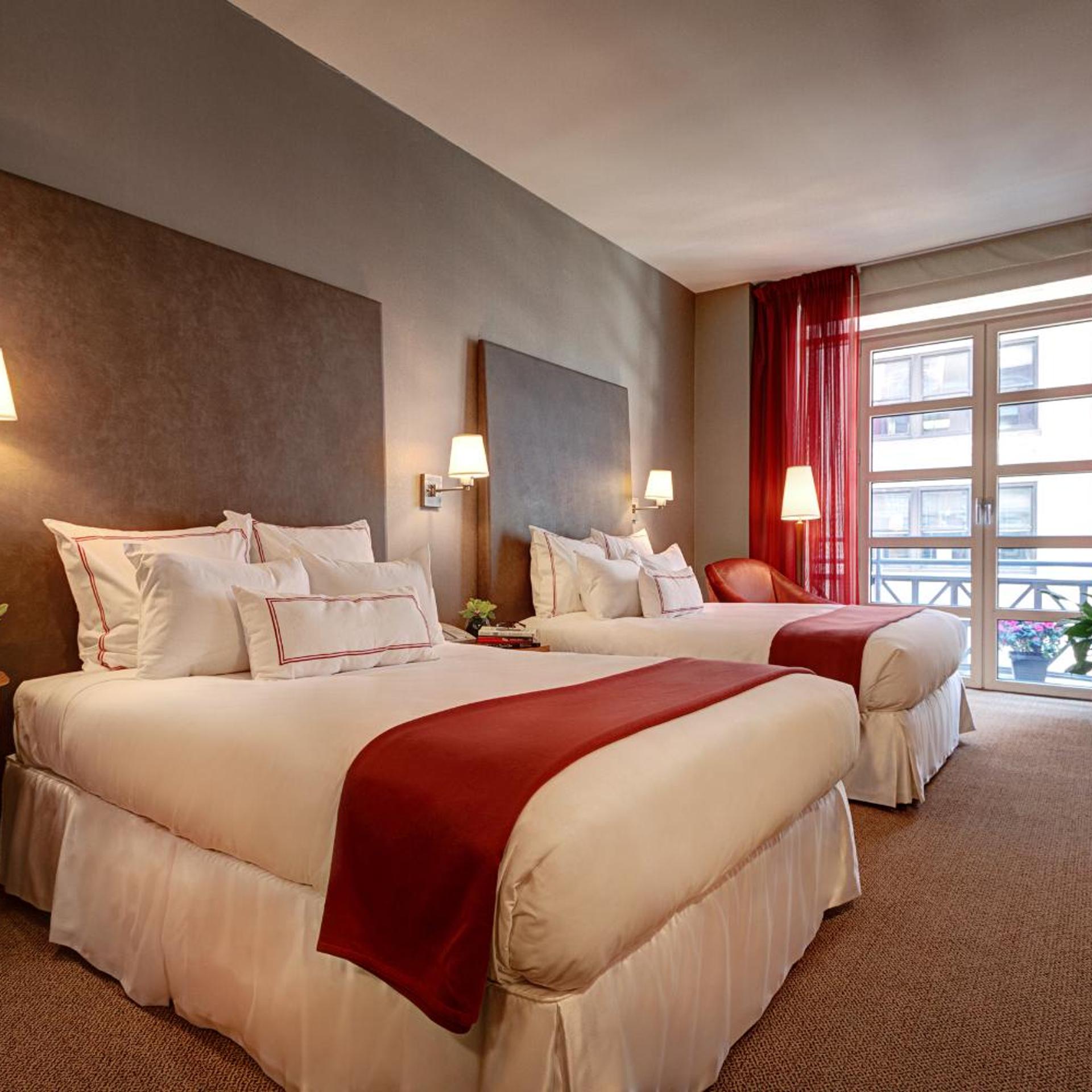 غرفة رباعية بشرفة، Hotel Giraffe 3/9
