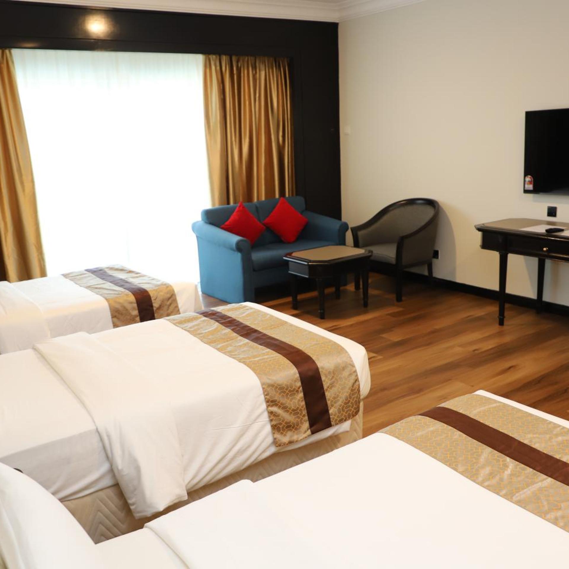 Deluxe, Triple, Single Bed, Grand Darul Makmur Hotel Kuantan 3/9