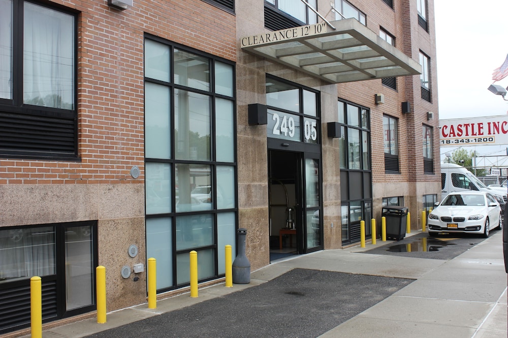 Comfort Inn Bellerose 43/46