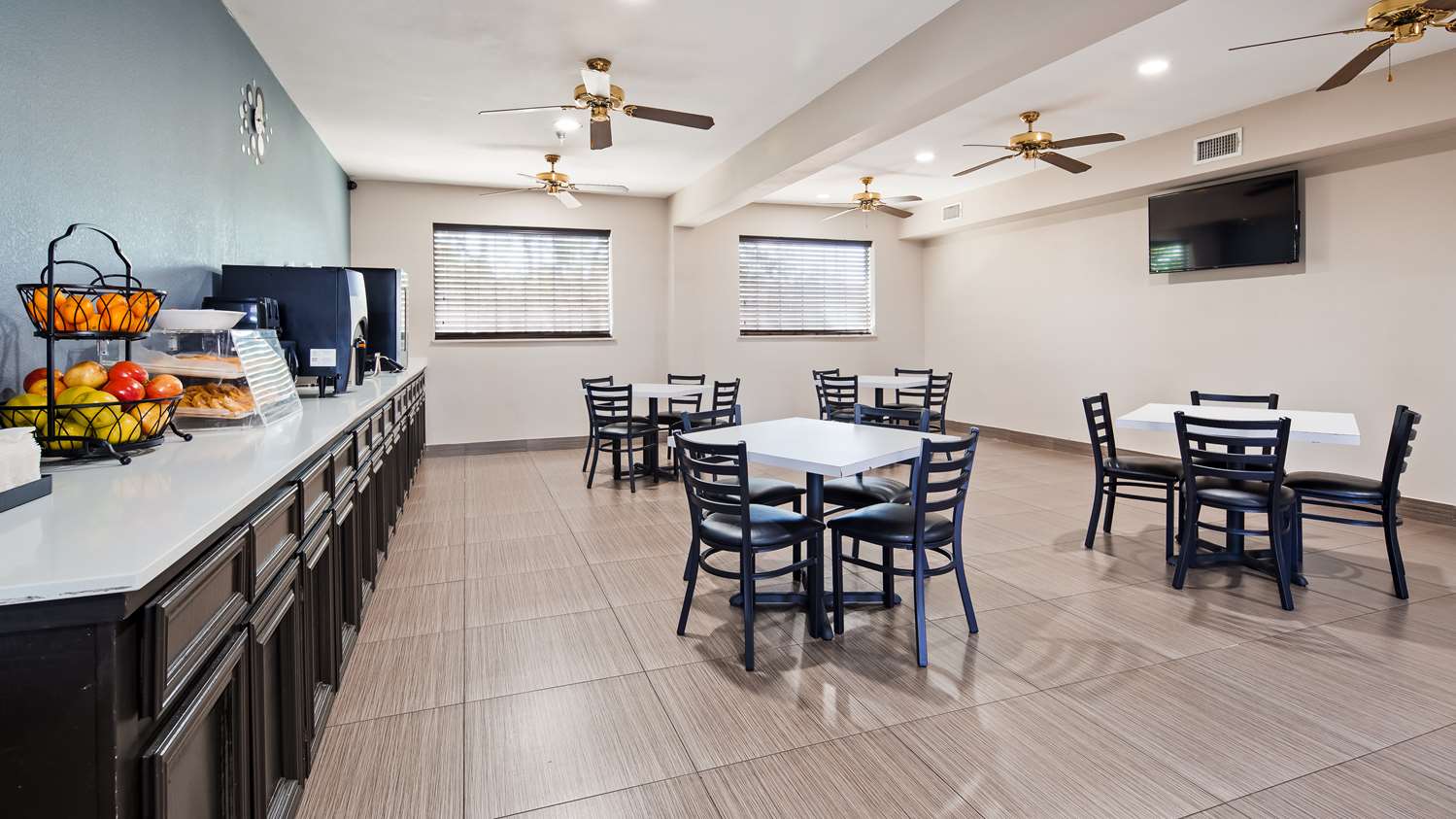 Surestay Hotel By Best Western Brownsville 6/6