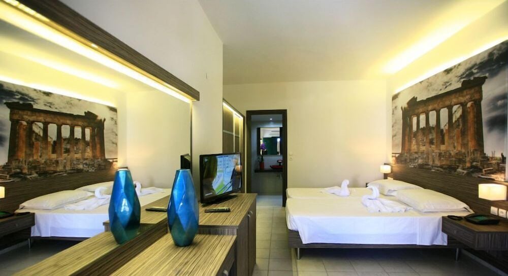Katrin Suites - Adults Only 17/50