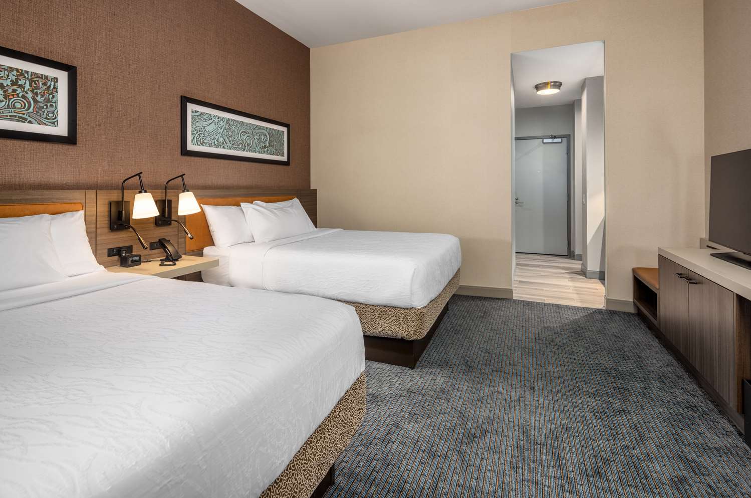 room, 2 queen beds, city view