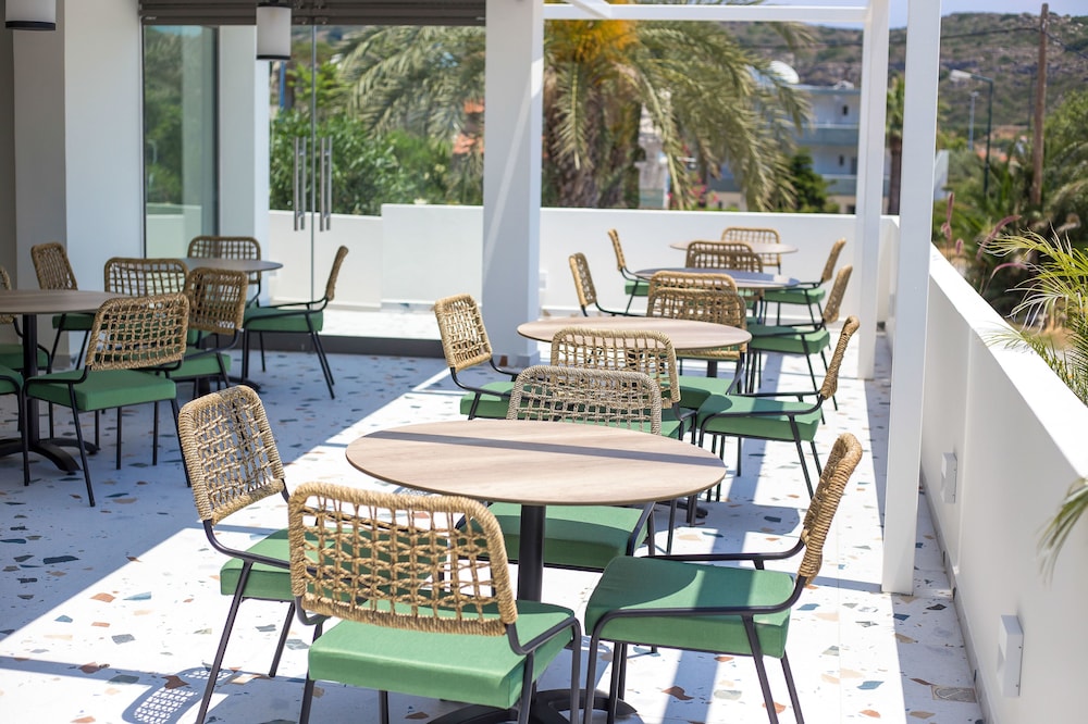 Mazoren Art Hotel 44/60