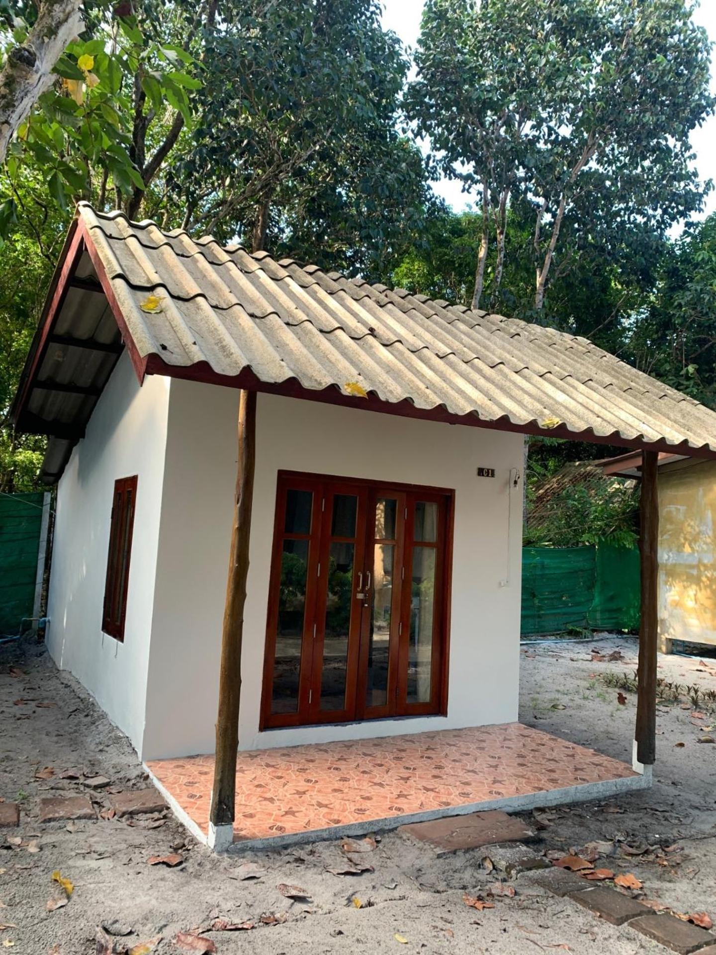 Frog Beach House 3/50