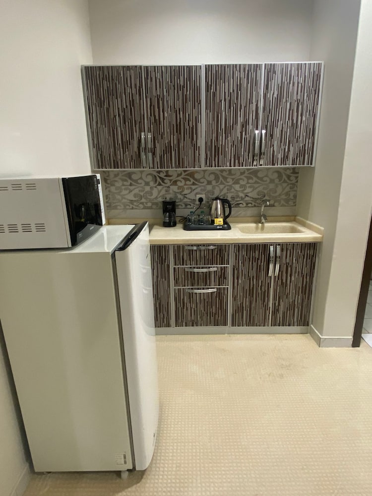 Julanar Alsharq Suites 39/44