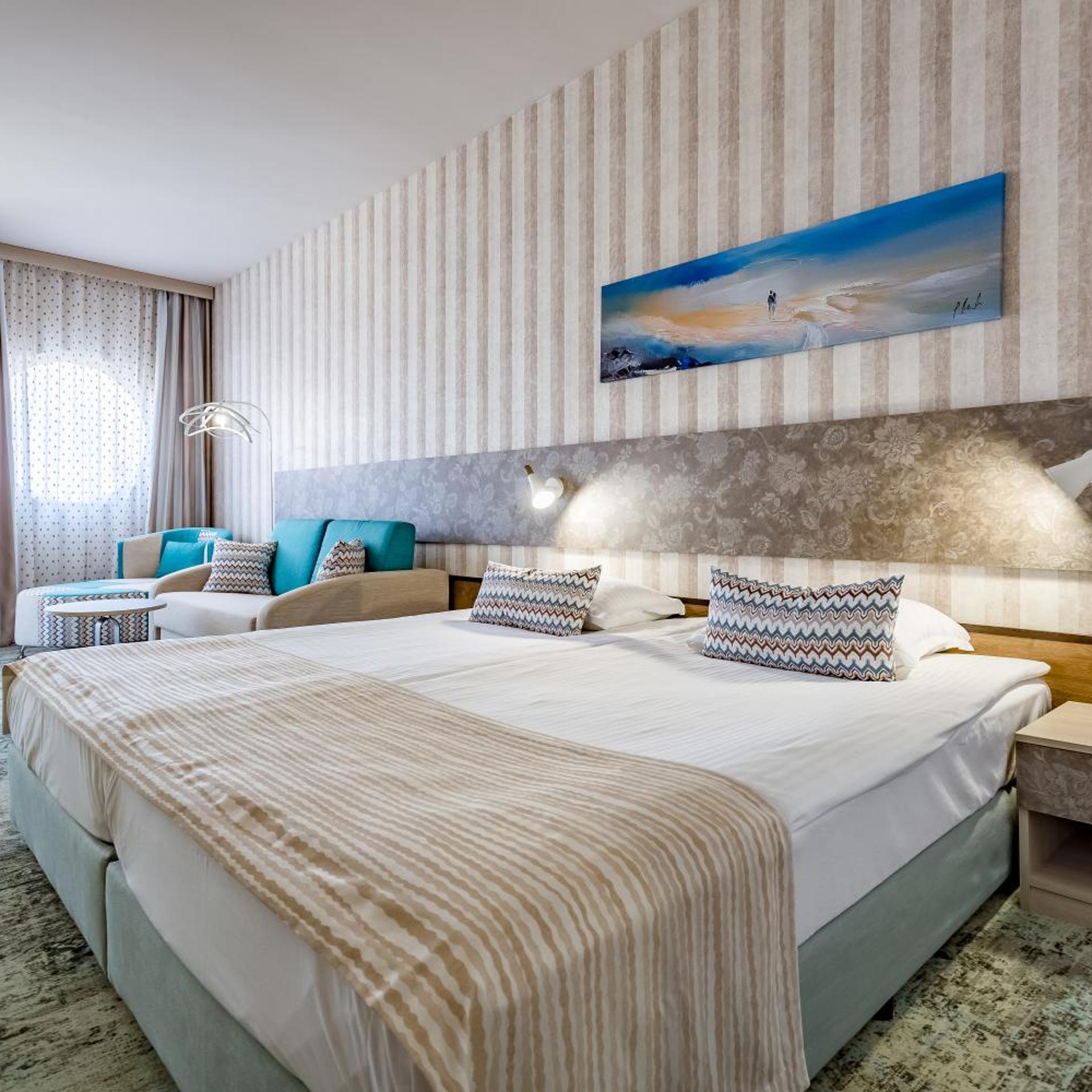 Junior Suite, Lateral Side Sea View