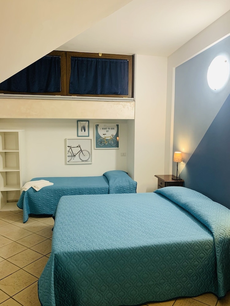 ROOM, TRIPLE
