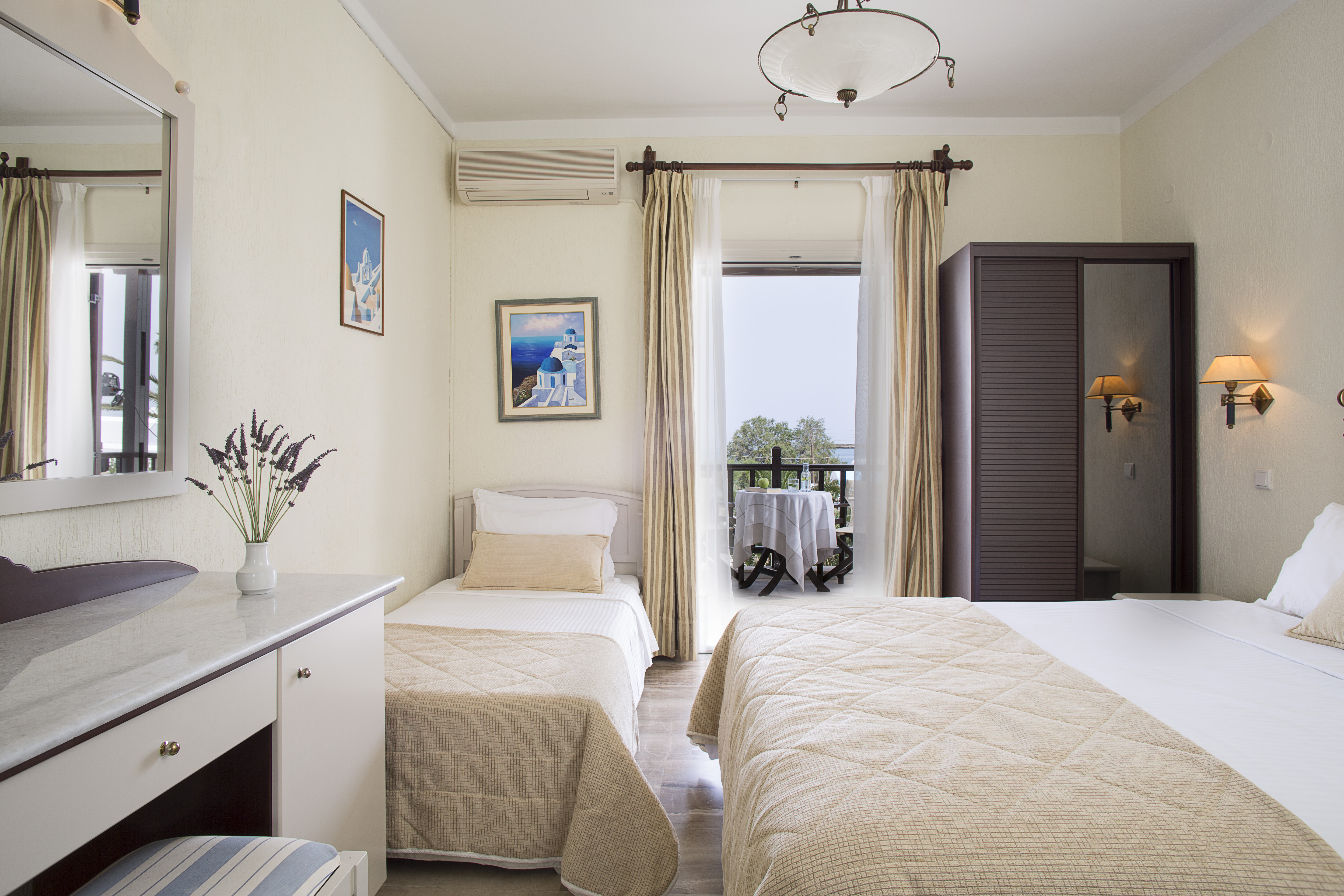 ROOM, TRIPLE