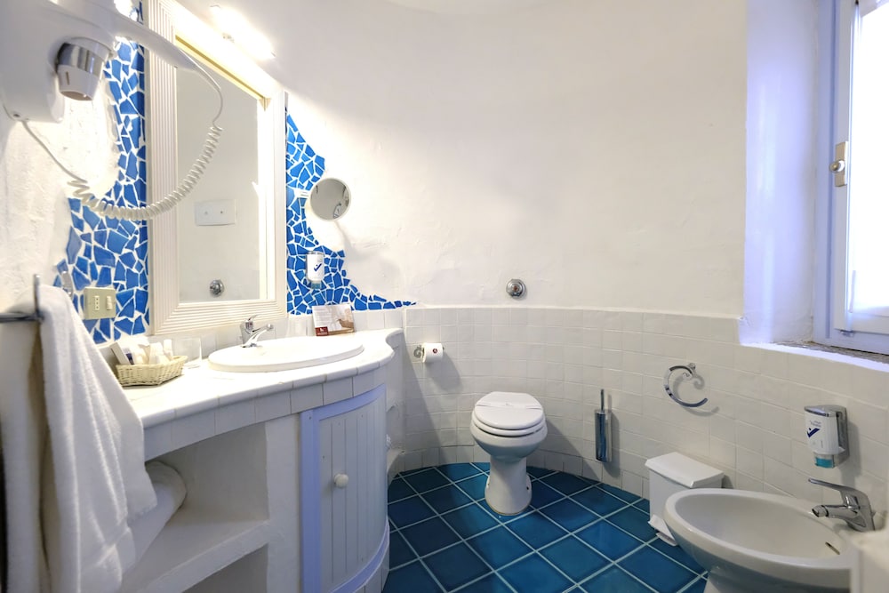 Hotel Resort And Spa Baia Caddinas 50/50