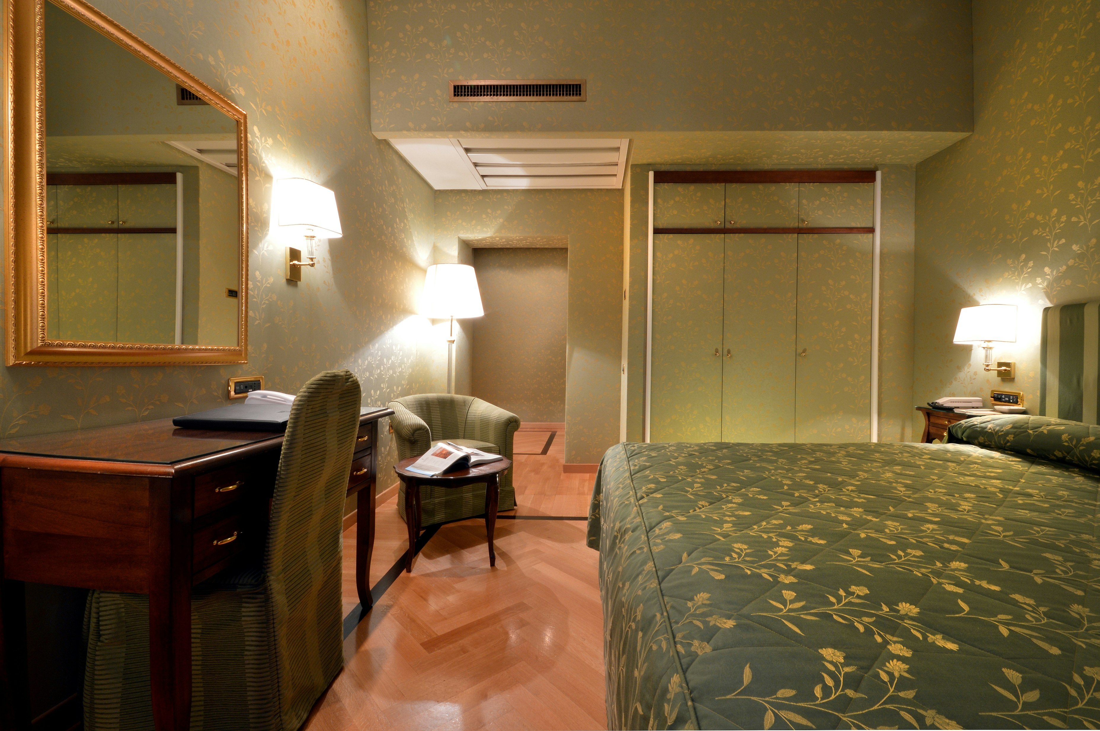 Grand Hotel Vesuvio Naples 20/50