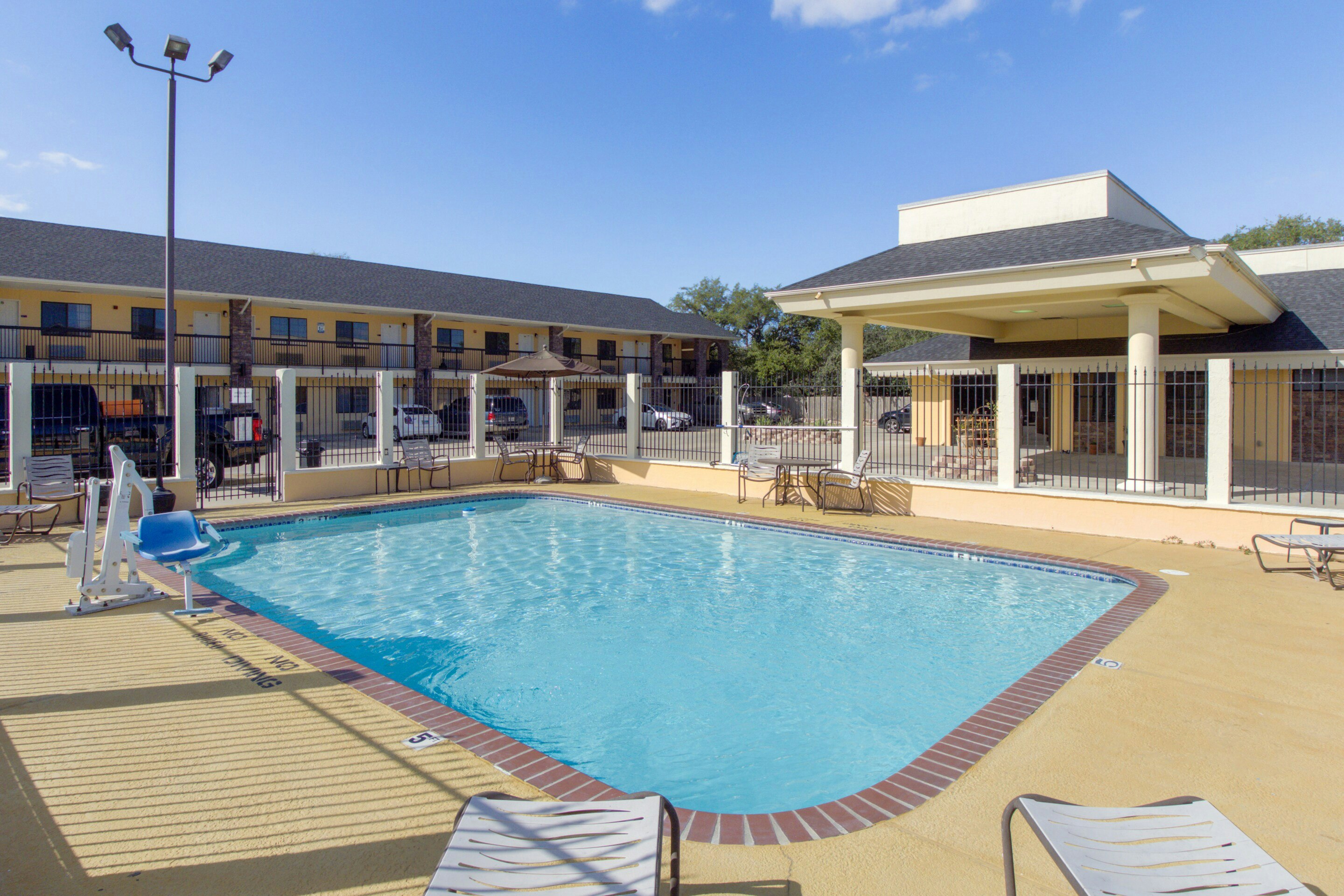 OYO Hotel Ingleside TX 8/40