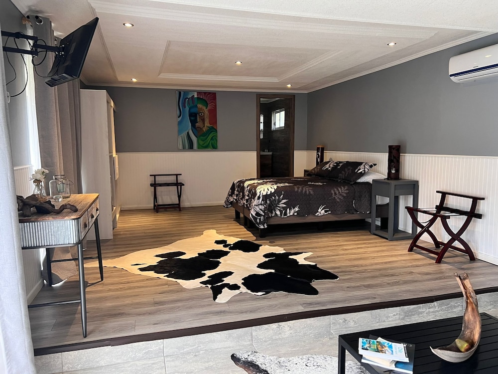 Inaki Uhi Hotel 38/50