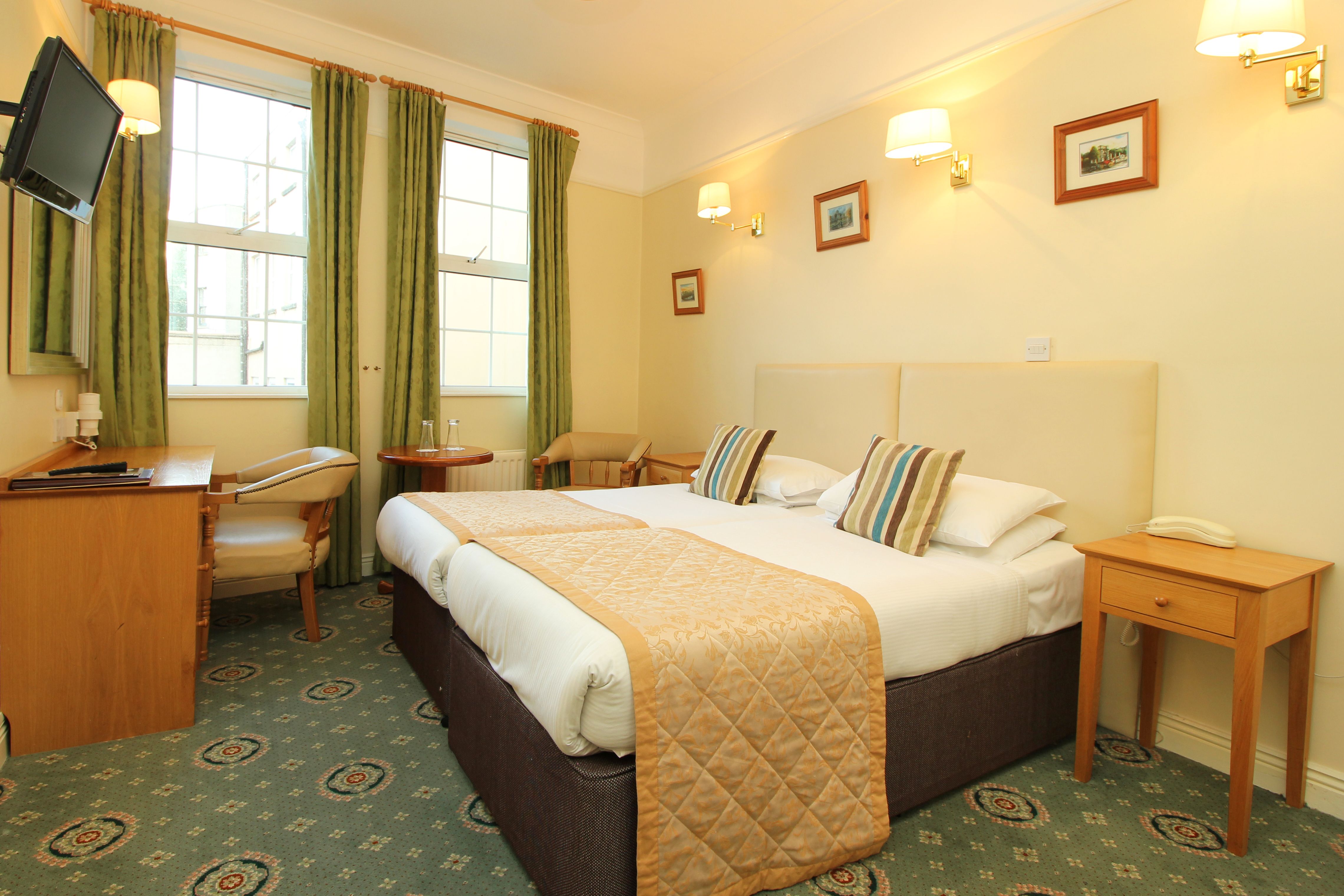 Castle Hotel 26/66